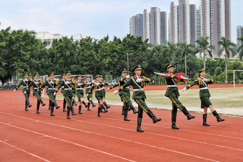 校区国旗护卫队.jpg