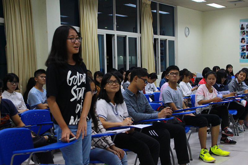 3—国际商学院—朋辈_副本.jpg