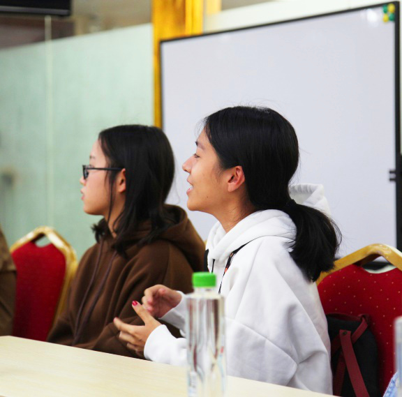互动环节—学生提问.jpg