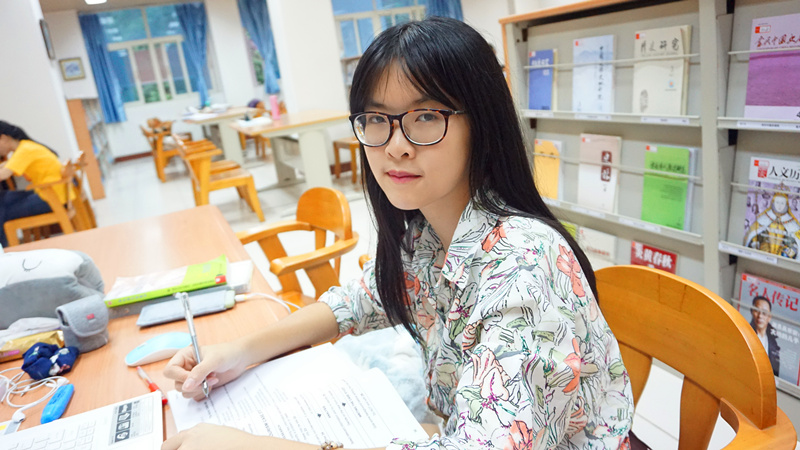 2015级金融学黄芷葶5_副本.jpg