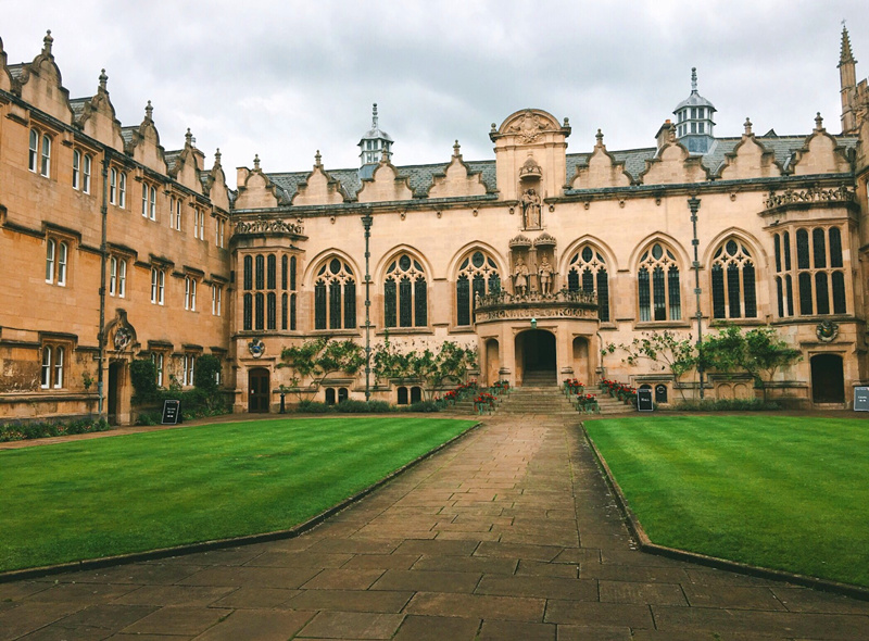英国牛津学院_副本.jpg