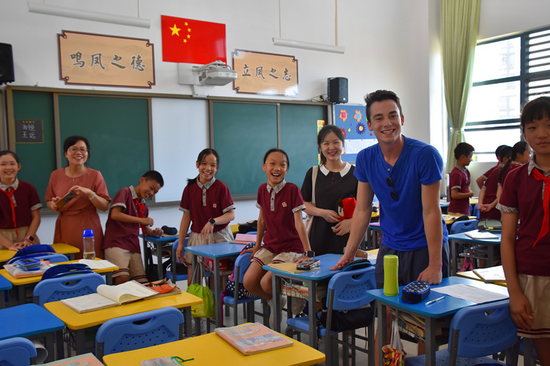 Jack和孩子们天真的笑容.jpg