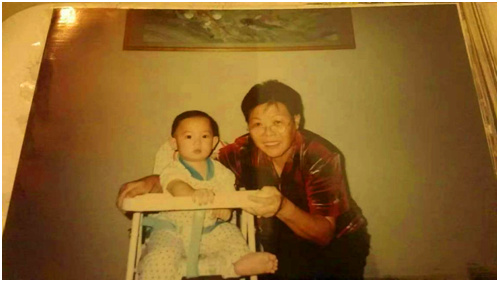 奶奶用中国传统故事引导成长.jpg