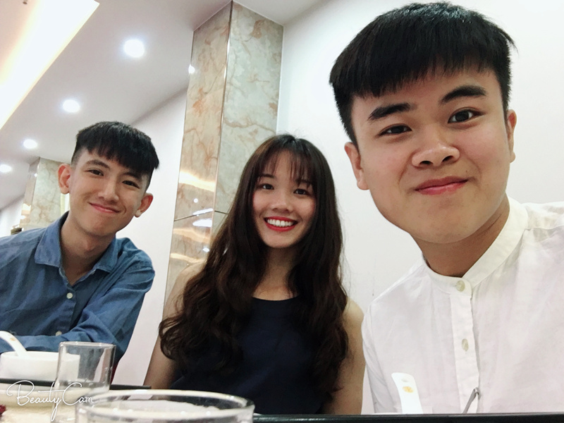 与澳门学姐陈晓鑫合影_副本.jpg