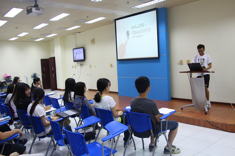 02-国际商学院-朋辈_副本.jpg