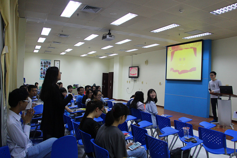 023-国际商学院-朋辈_副本.jpg